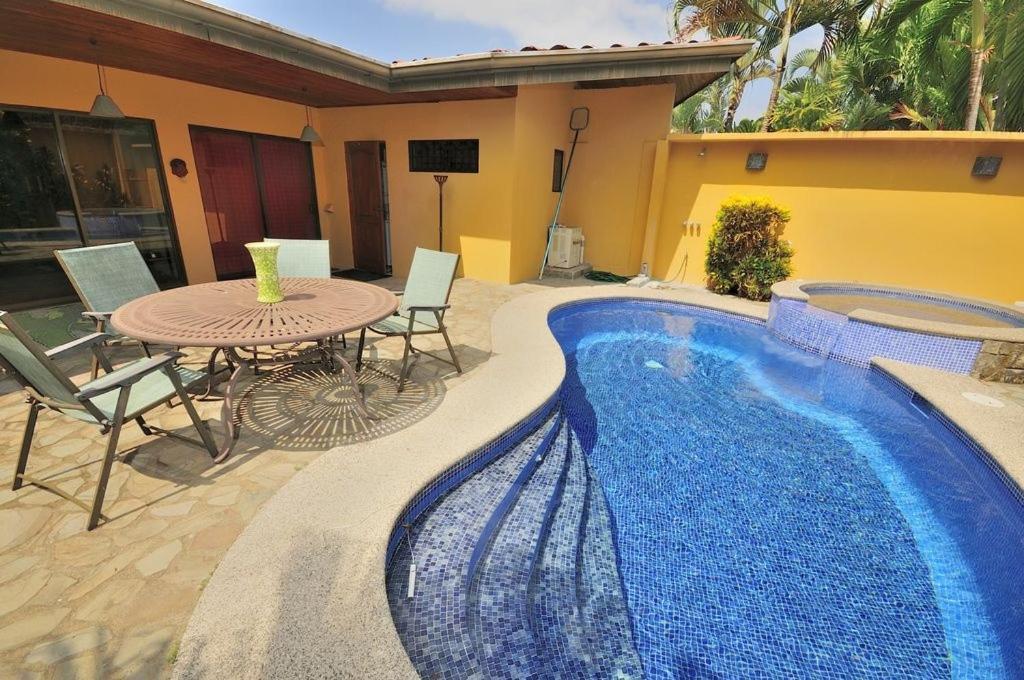 Casa Suenos- Iconic 4Br Home With Private Pool Jaco Exterior photo